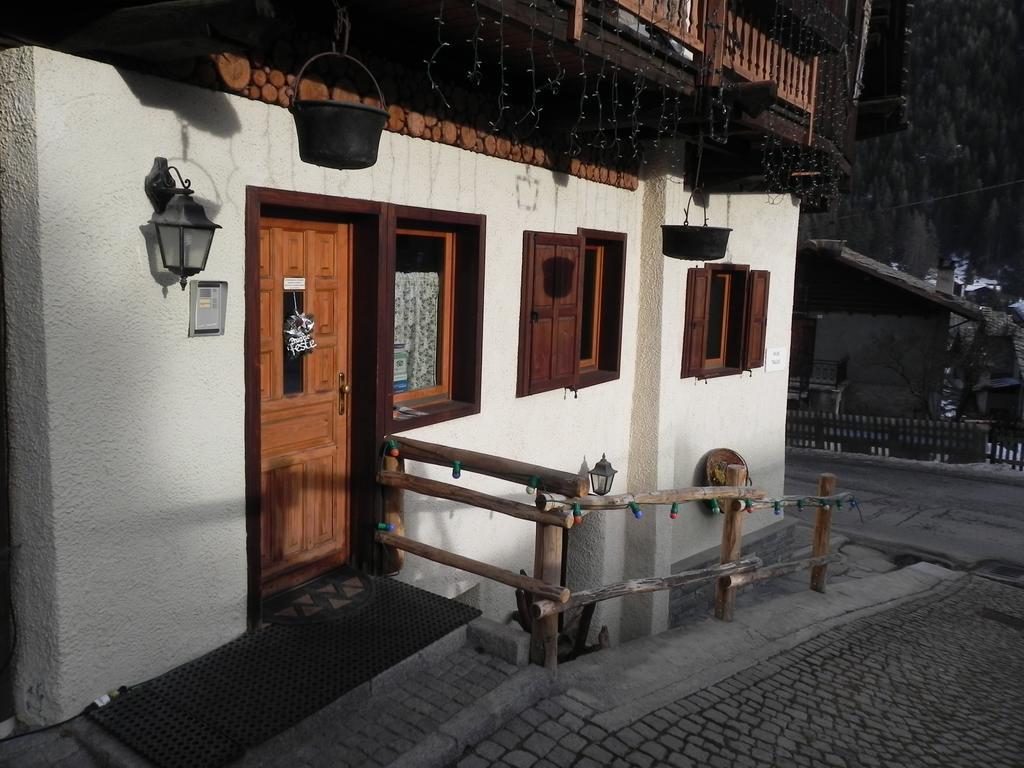 Le Vieux Rascard Chambres D'Hotes Champoluc Exteriér fotografie